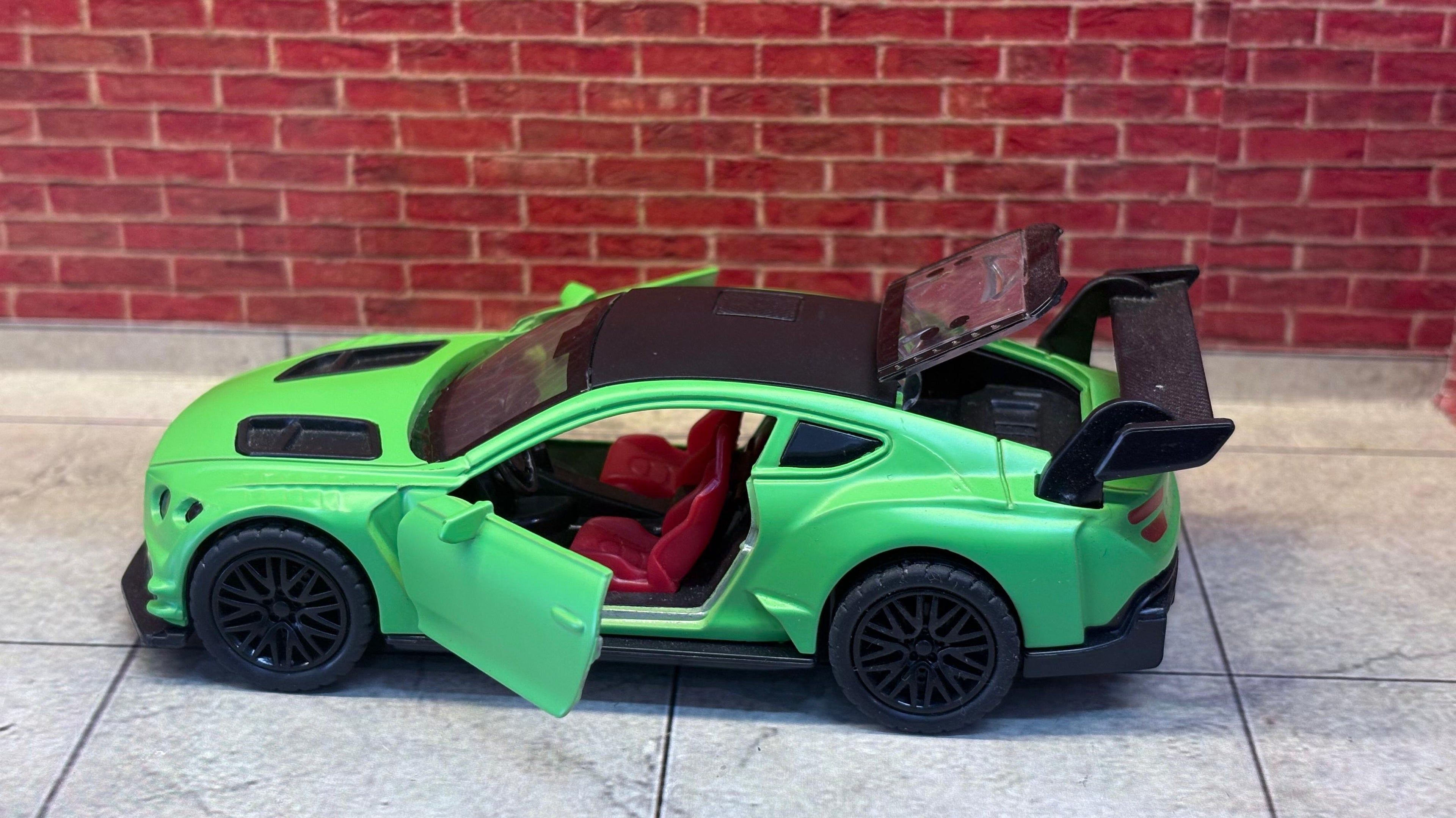 Bentley Continental GT3 1:36 Scale