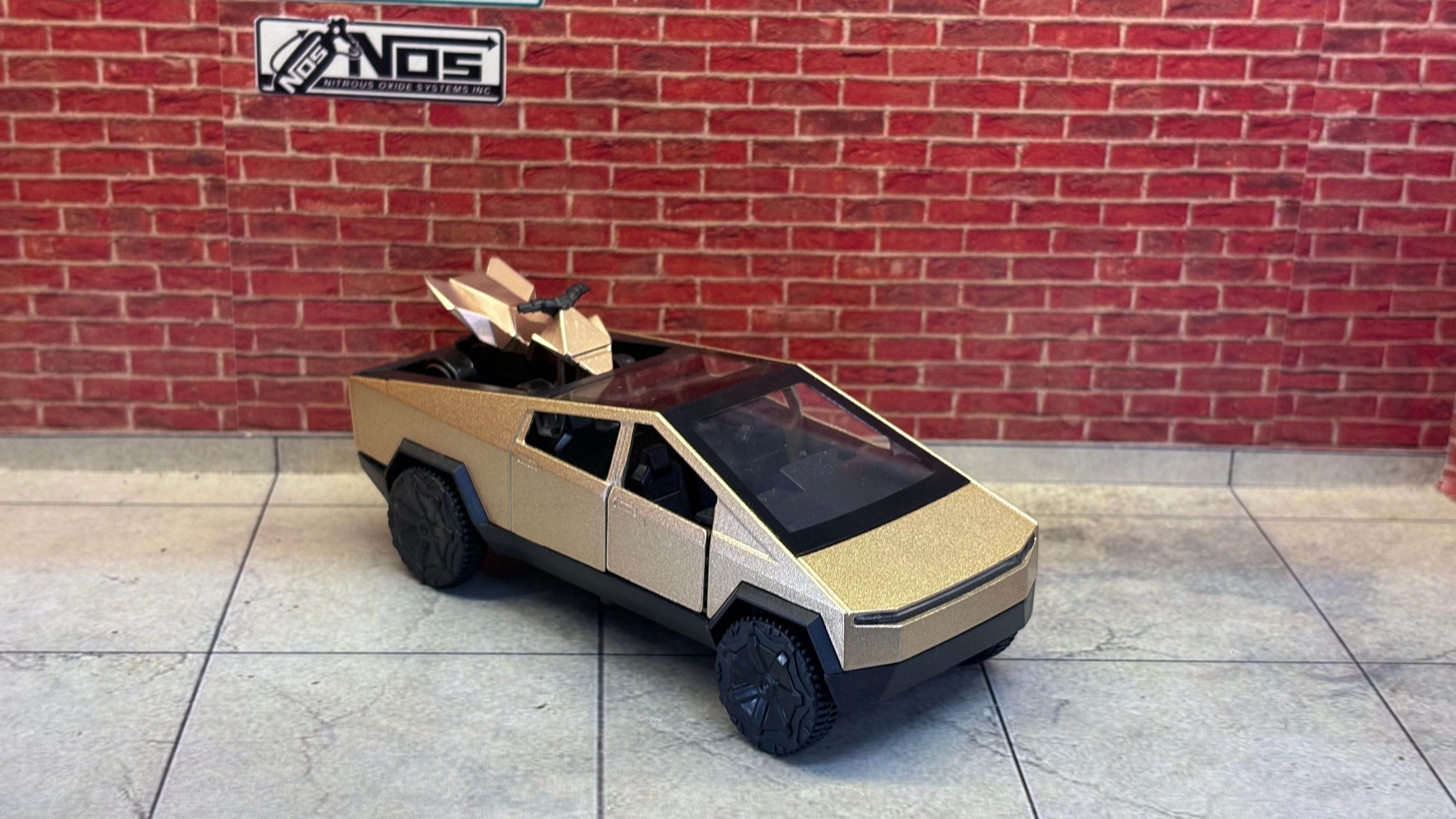 1:36 Tesla Cybertruck Diecast with Cyberquad
