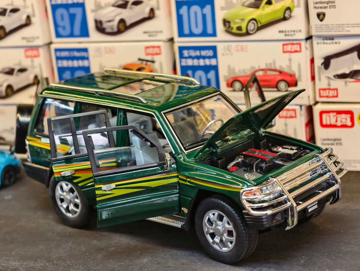 Mitsubishi Pajero Sunyork 1:18 Scale Premium Detailing