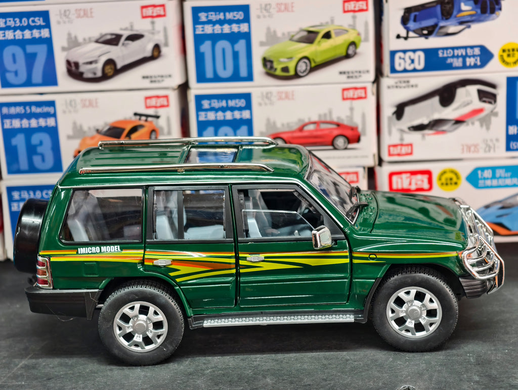 Mitsubishi Pajero Sunyork 1:18 Scale Premium Detailing