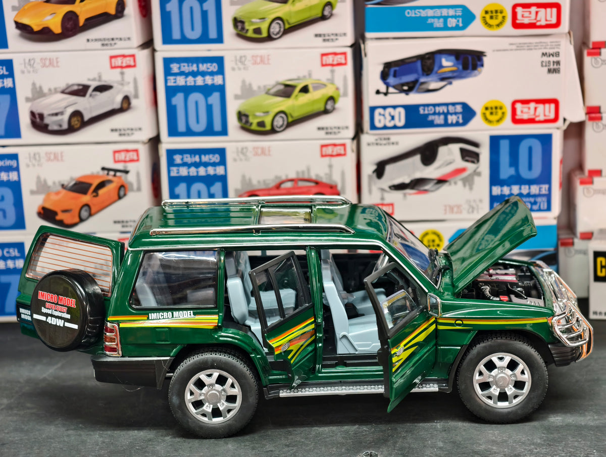 Mitsubishi Pajero Sunyork 1:18 Scale Premium Detailing