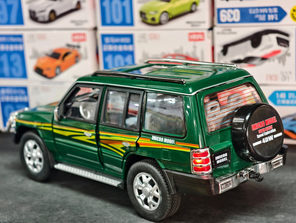 Mitsubishi Pajero Sunyork 1:18 Scale Premium Detailing