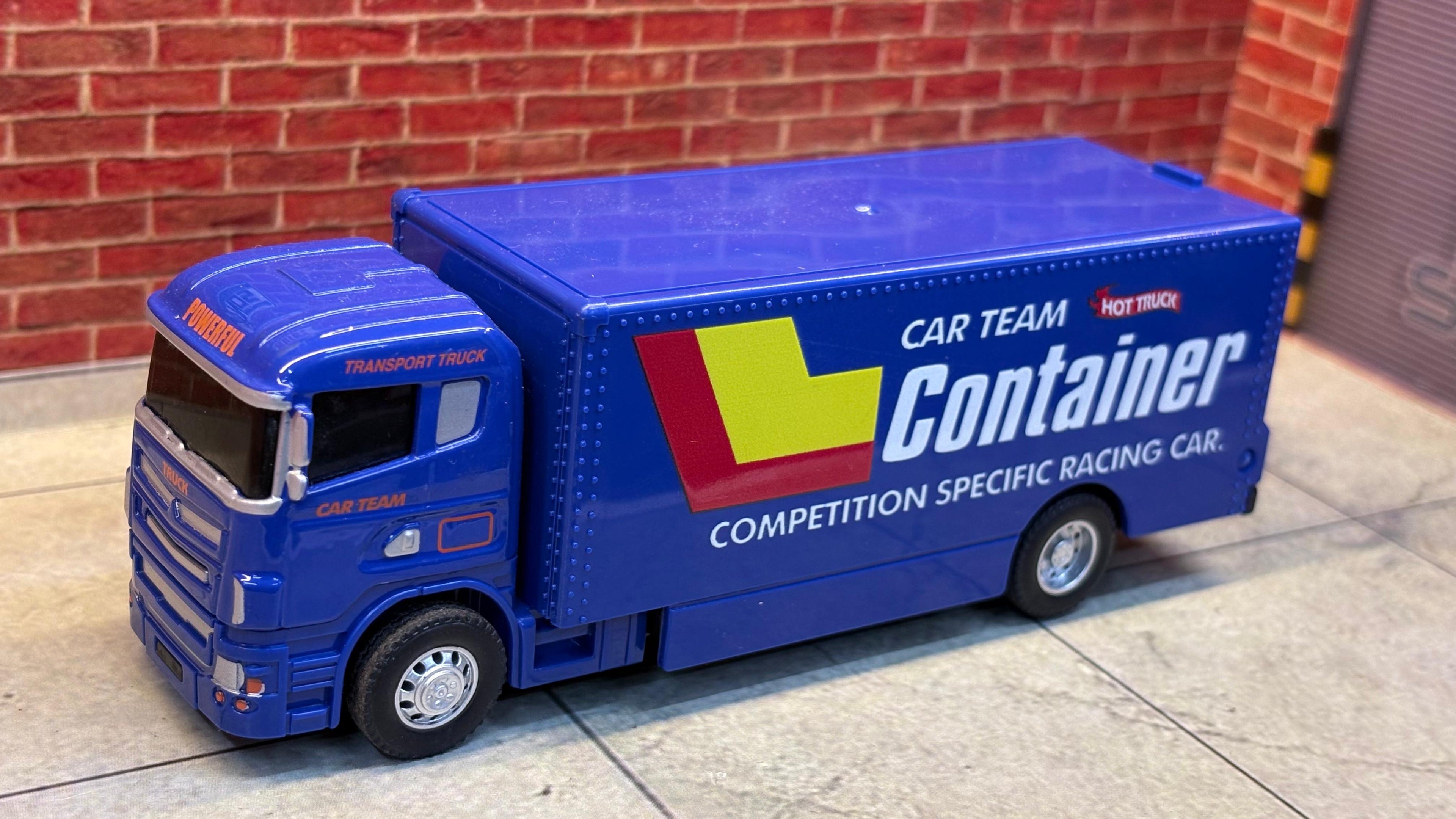 1:64 "Car Team" Racing Container Set – Blue Truck & Black Flame Muscle Car