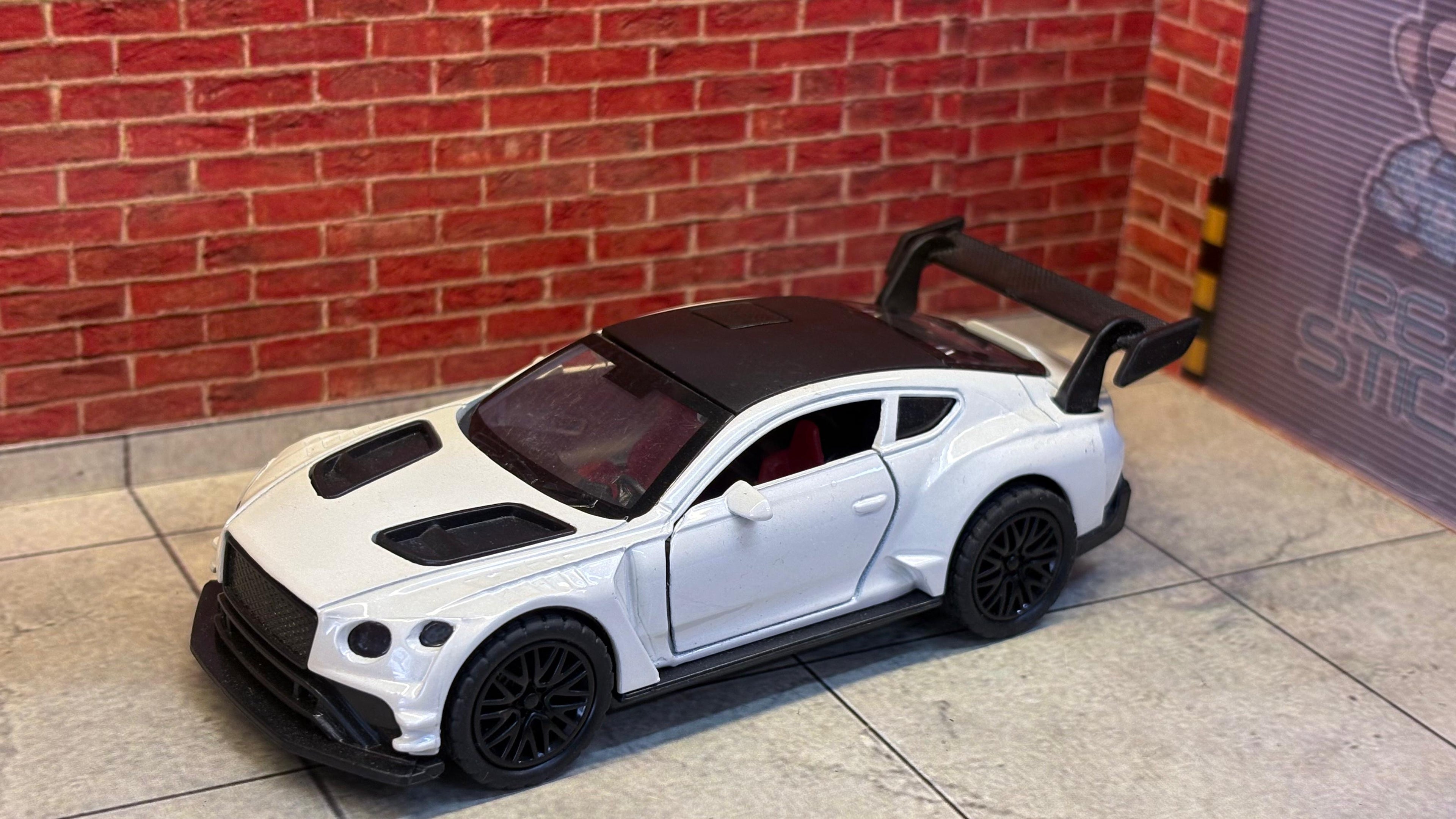 Bentley Continental GT3 1:36 Scale