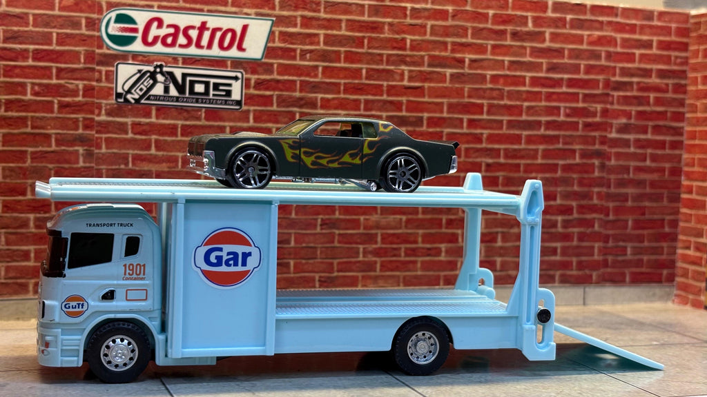 1:64 Diecast Transport Set – Light Blue & Matte Green Flame Car
