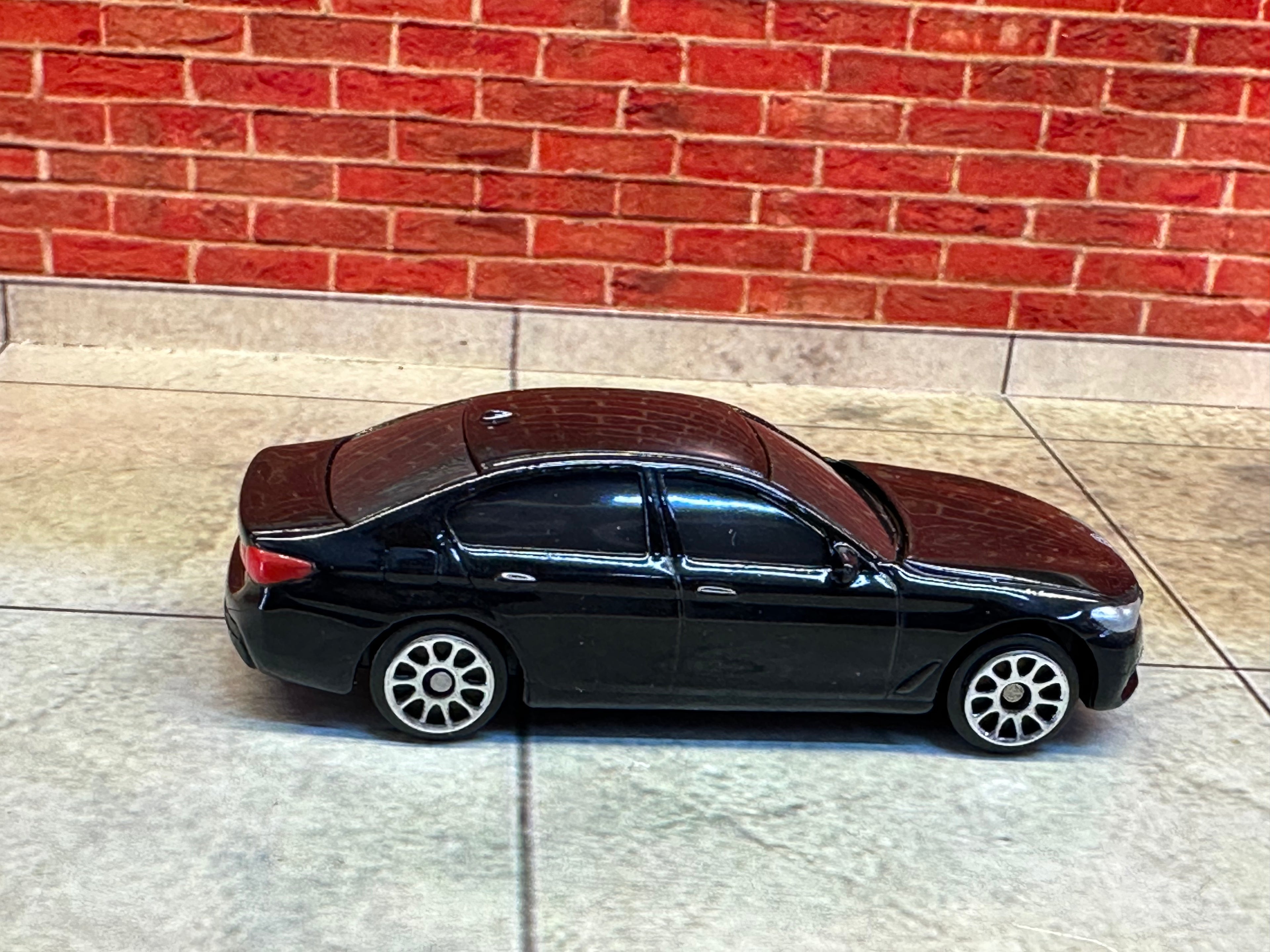 RMZ City Official Licensed BMW M550i 1:64 Scale