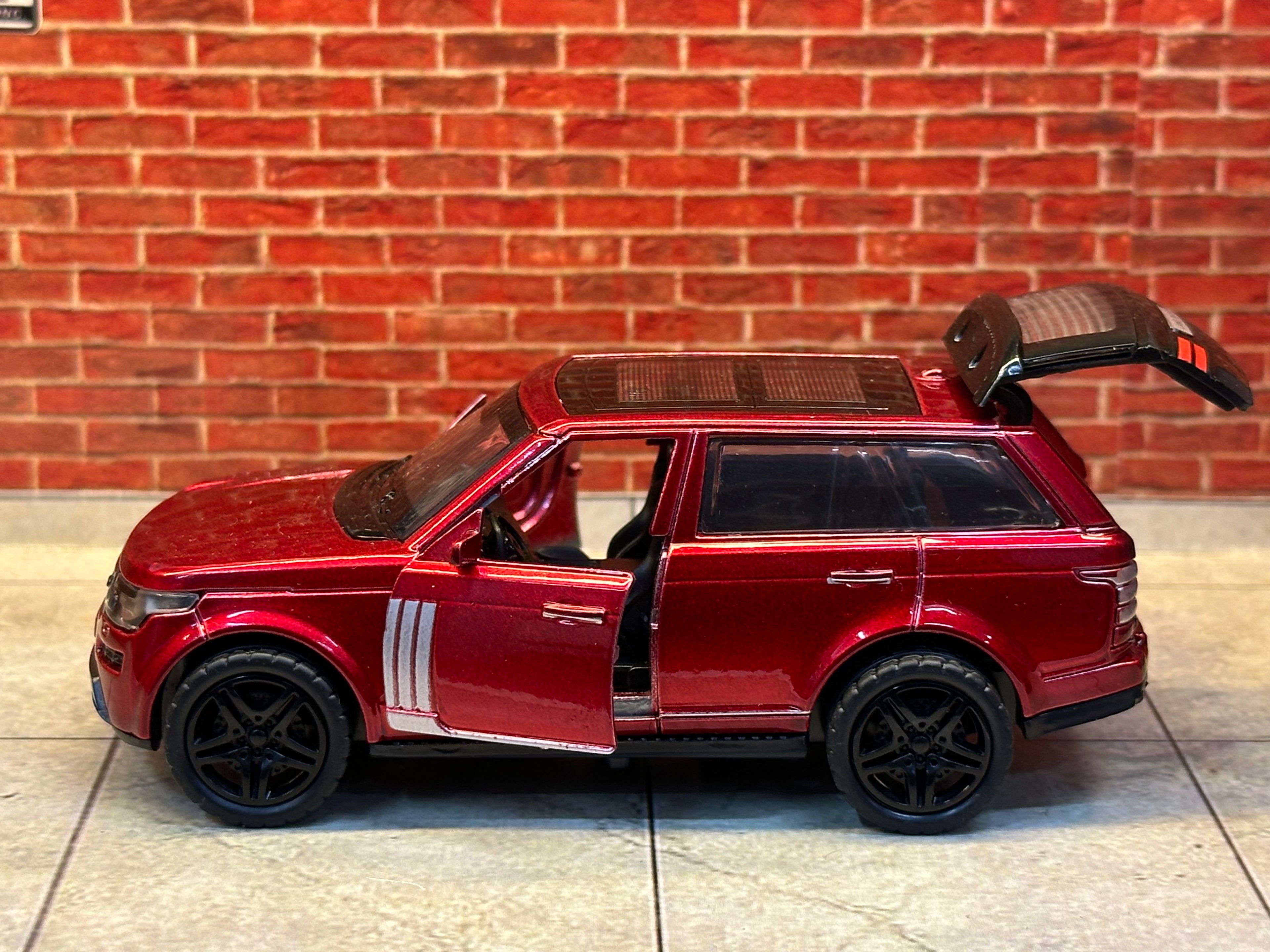 RANGE ROVER L405 1:36 SCALE RED
