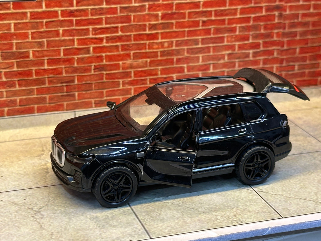 BMW X7 1:36 BLACK