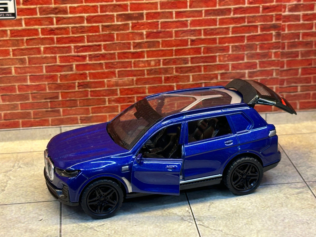 BMW X7 1:36 BLUE