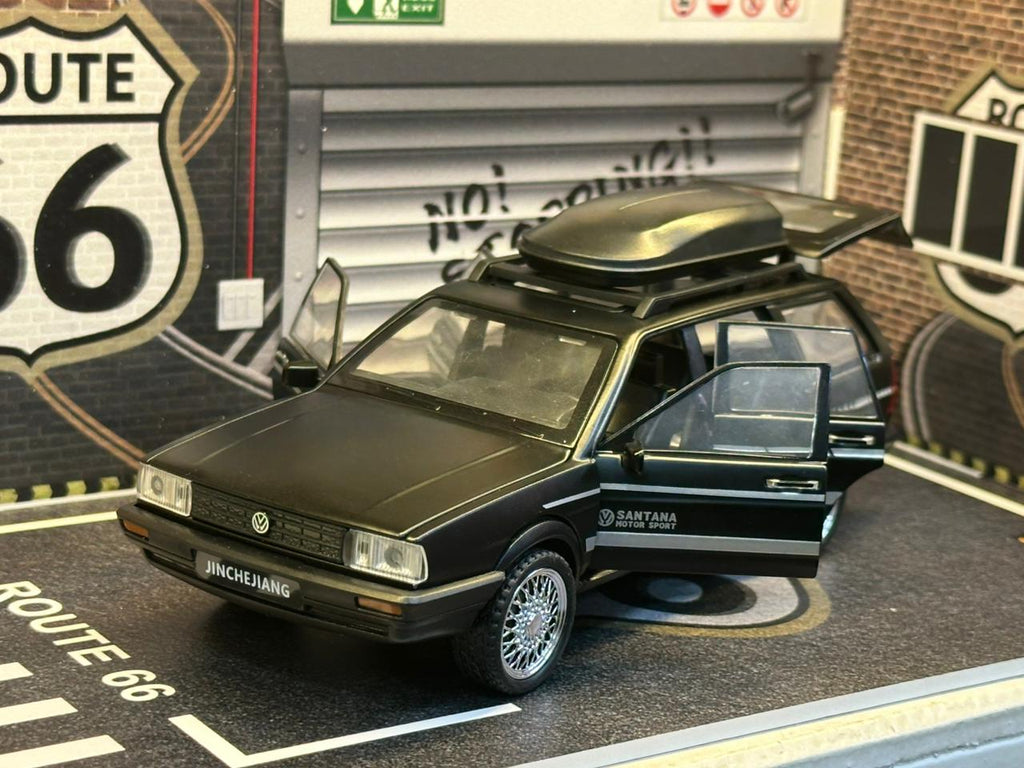 VOLKSWAGEN SANTANA 1:32 SCALE