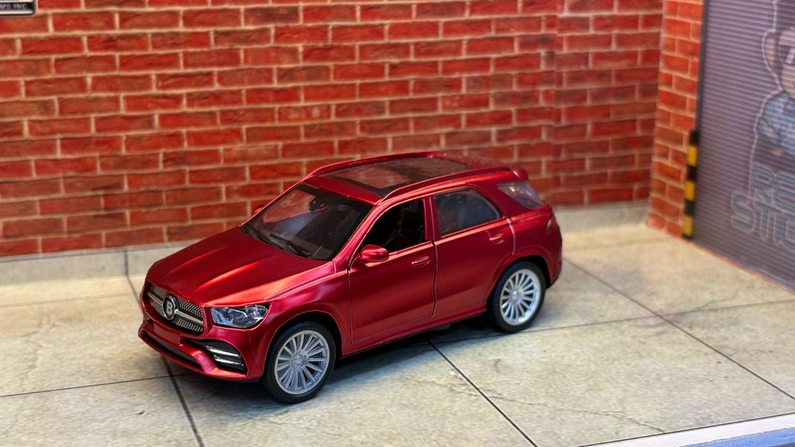 Mercedes-Benz GLE 1:43 SCALE