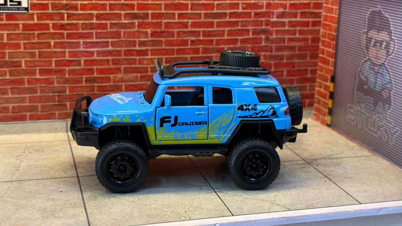 TOYOTA FJ CRUISER OFFROAD JEEP 1:36 SCALE