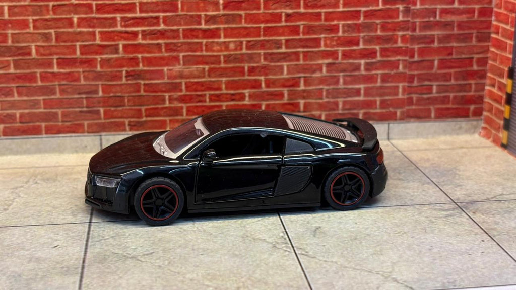 AUDI R8 1:43 SCALE