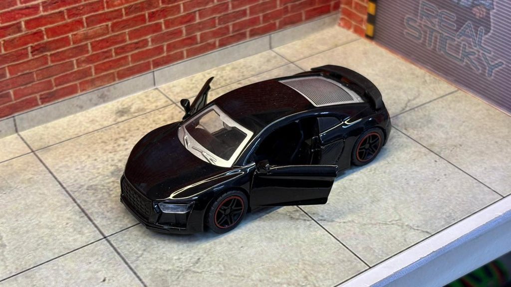 AUDI R8 1:43 SCALE