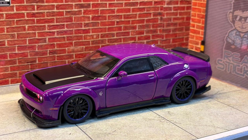Dodge Challenger SRT Hellcat Widebody (1:32 Scale) Box Piece