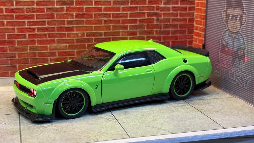 Dodge Challenger SRT Hellcat Widebody (1:32 Scale) Box Piece