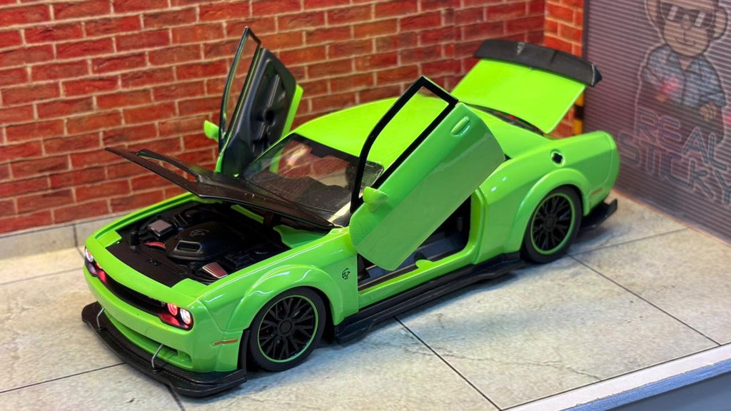 Dodge Challenger SRT Hellcat Widebody (1:32 Scale) Box Piece