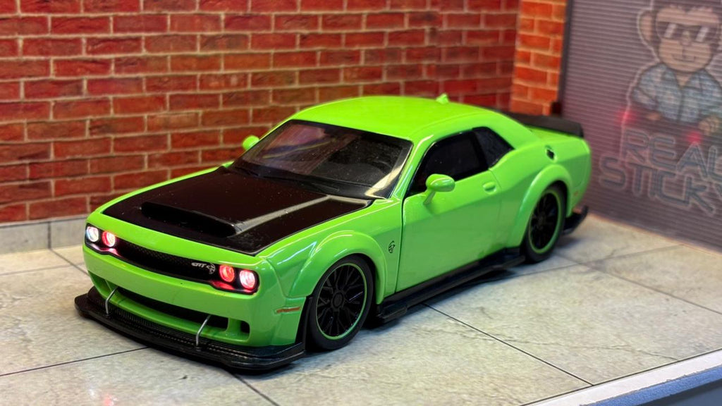 Dodge Challenger SRT Hellcat Widebody (1:32 Scale) Box Piece