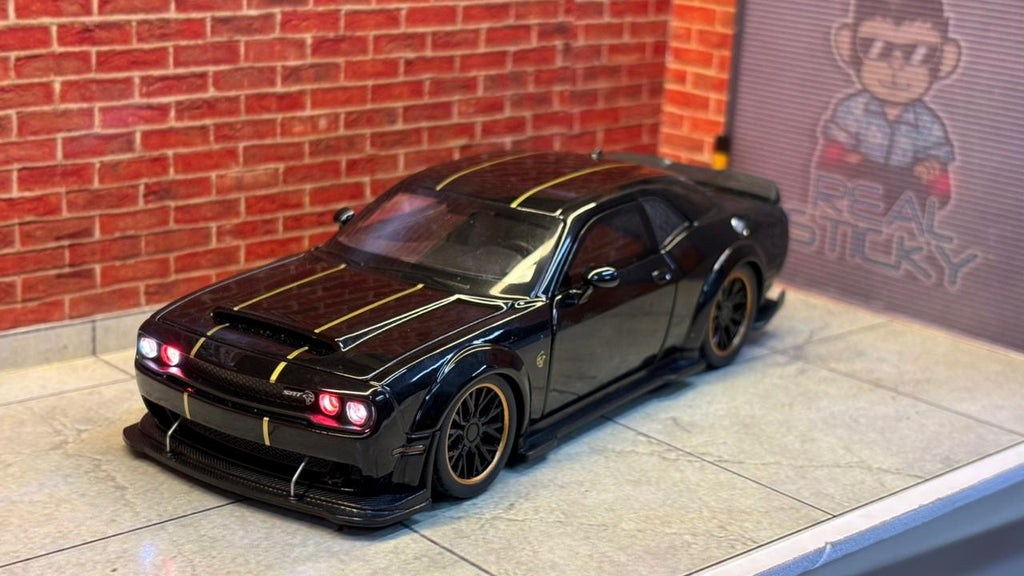 Dodge Challenger SRT Hellcat Widebody (1:32 Scale) Box Piece