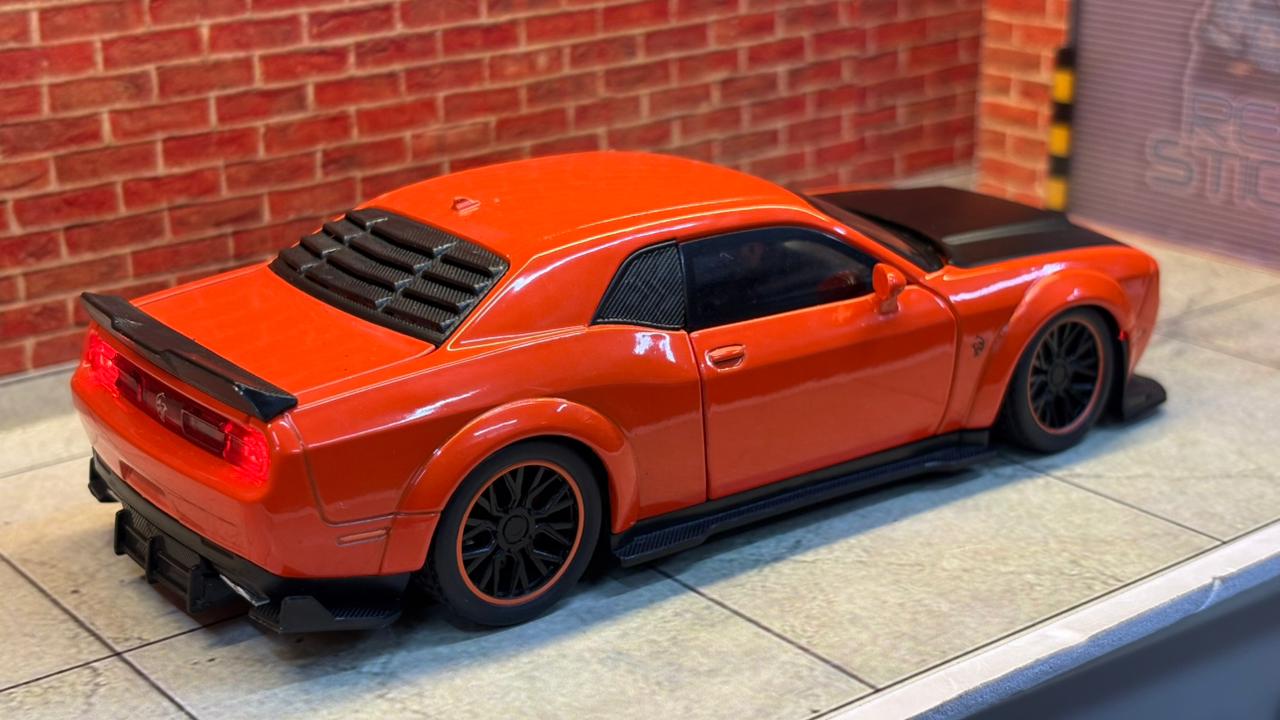 Dodge Challenger SRT Hellcat Widebody (1:32 Scale) Box Piece