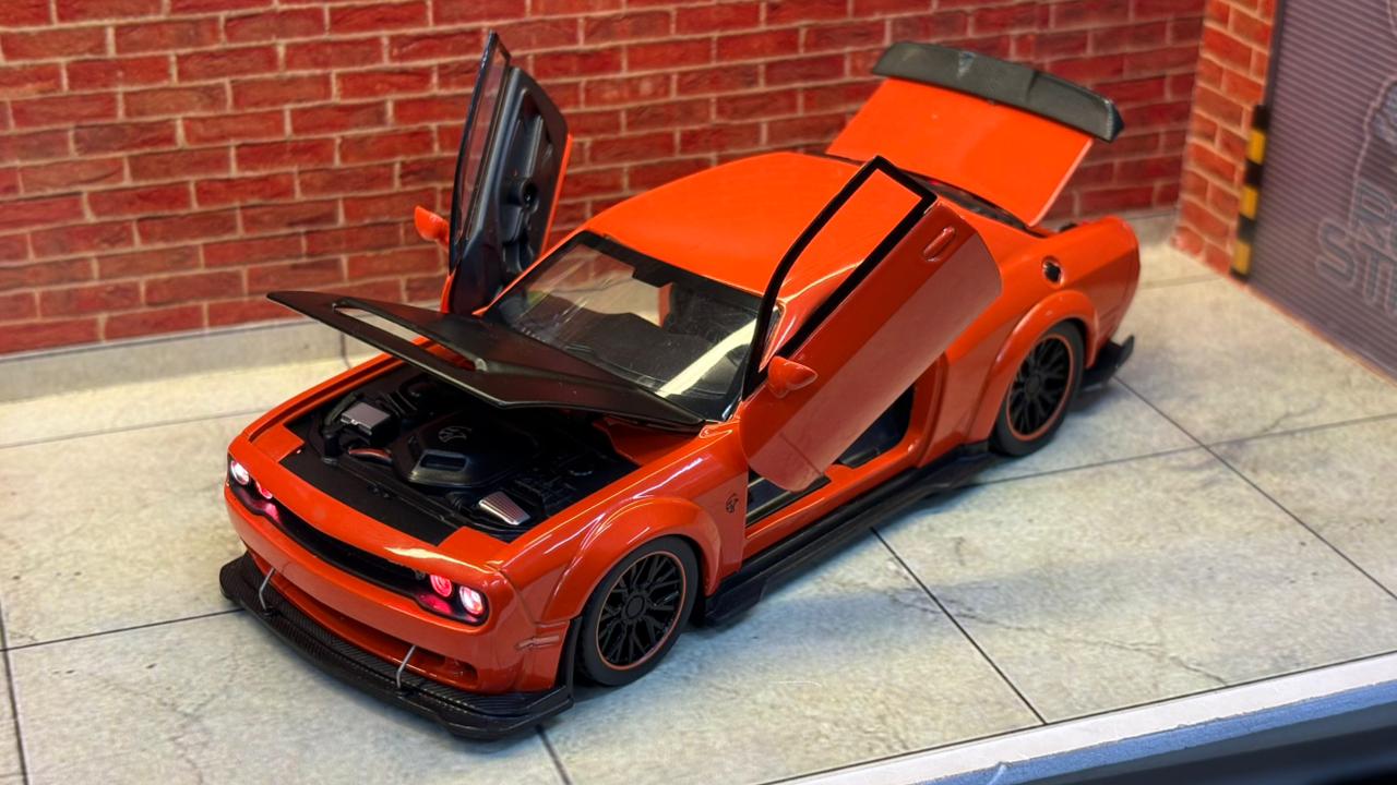 Dodge Challenger SRT Hellcat Widebody (1:32 Scale) Box Piece