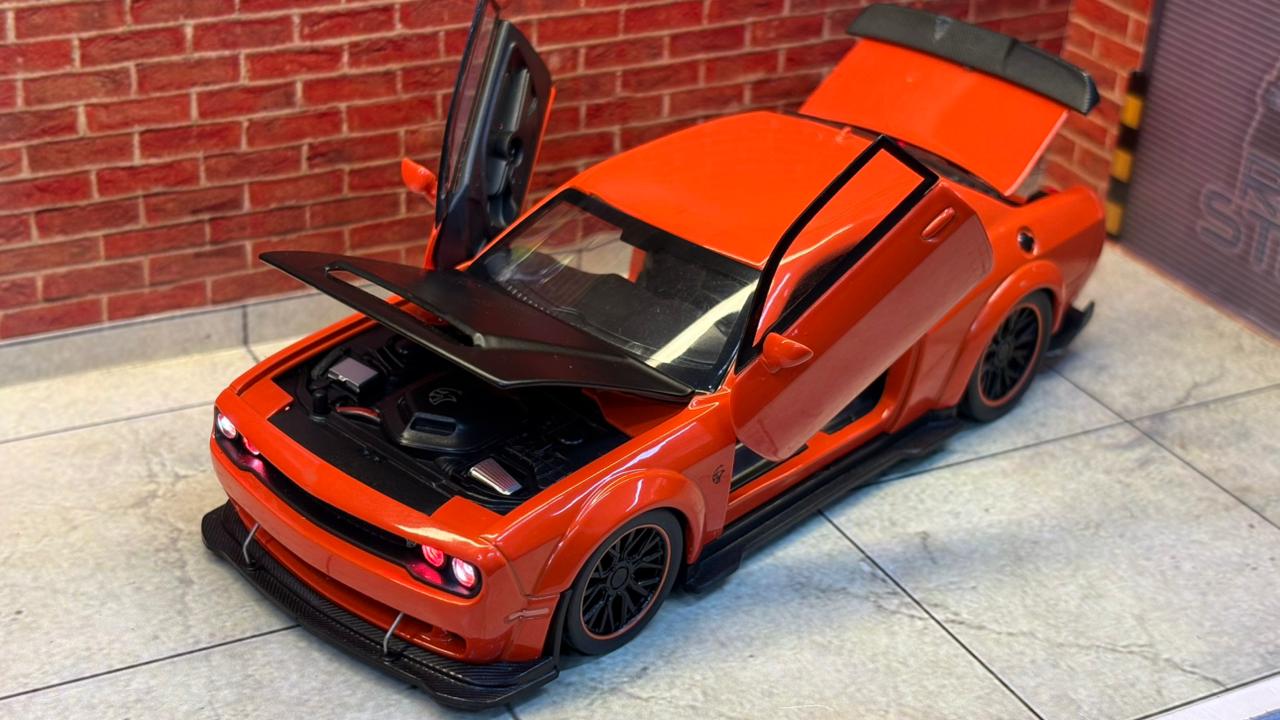 Dodge Challenger SRT Hellcat Widebody (1:32 Scale) Box Piece