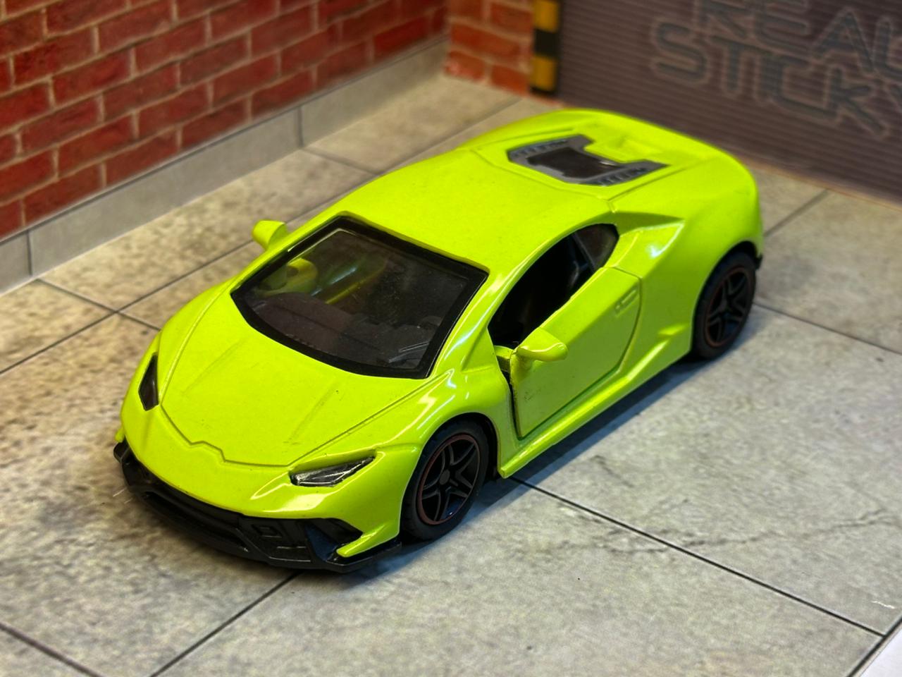 Lamborghini Huracán LP610-4 1:43 SCALE