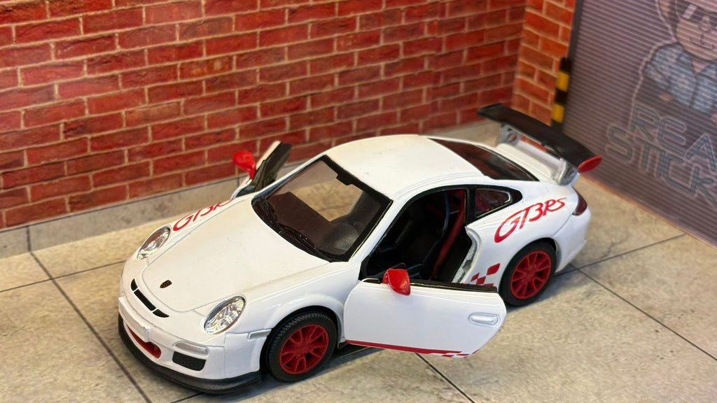 Kinsmart Porsche 911 (997) GT3 RS (1:36 Scale)