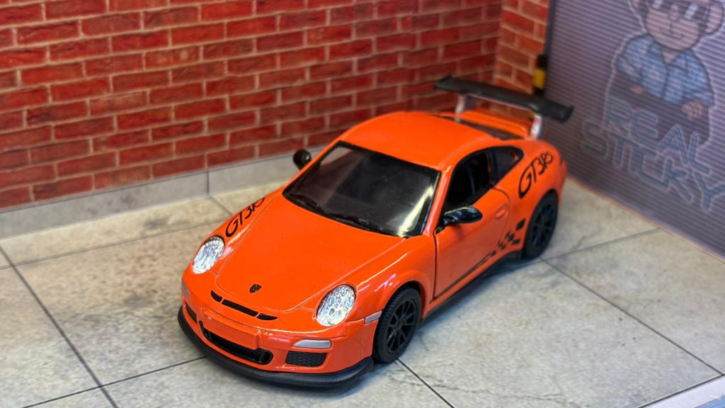 Kinsmart Porsche 911 (997) GT3 RS (1:36 Scale)