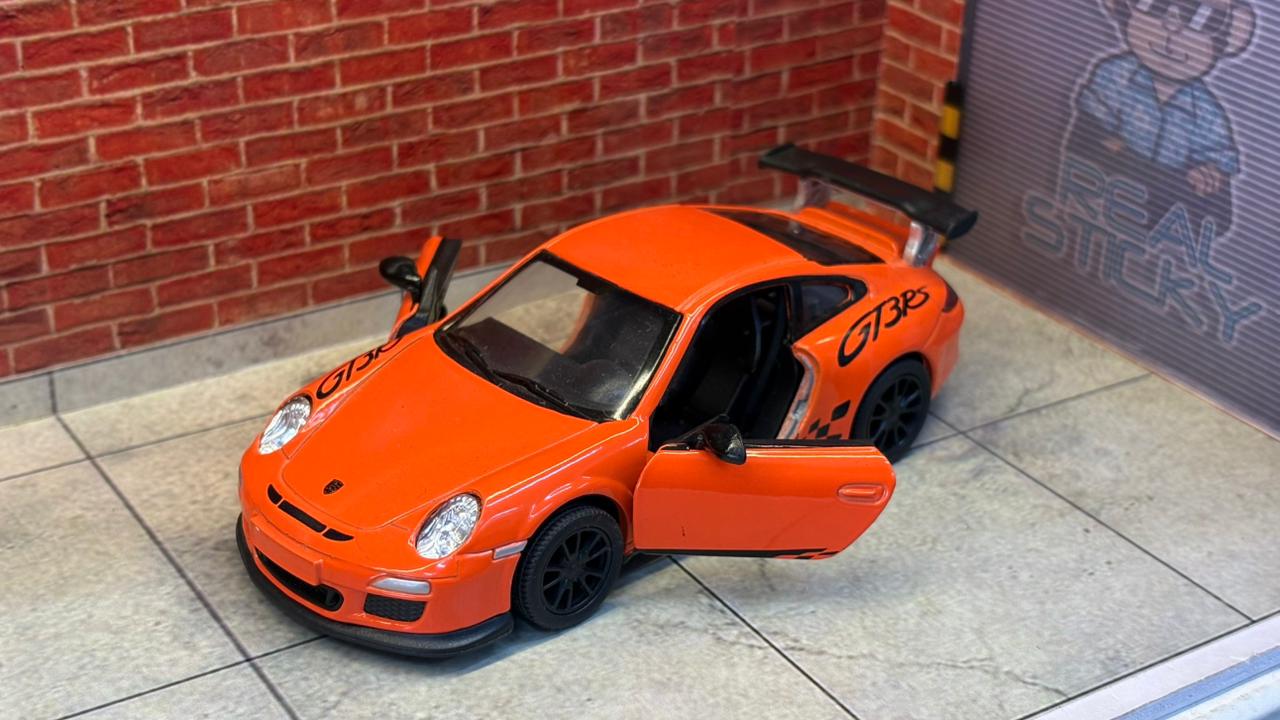 Kinsmart Porsche 911 (997) GT3 RS (1:36 Scale)