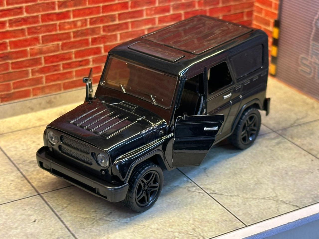 UAZ Hunter Off-Roader 1:36 Scale