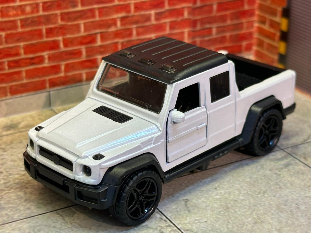 Mercedes-Benz G-Class Double Cab Pickup 1:43 Scale