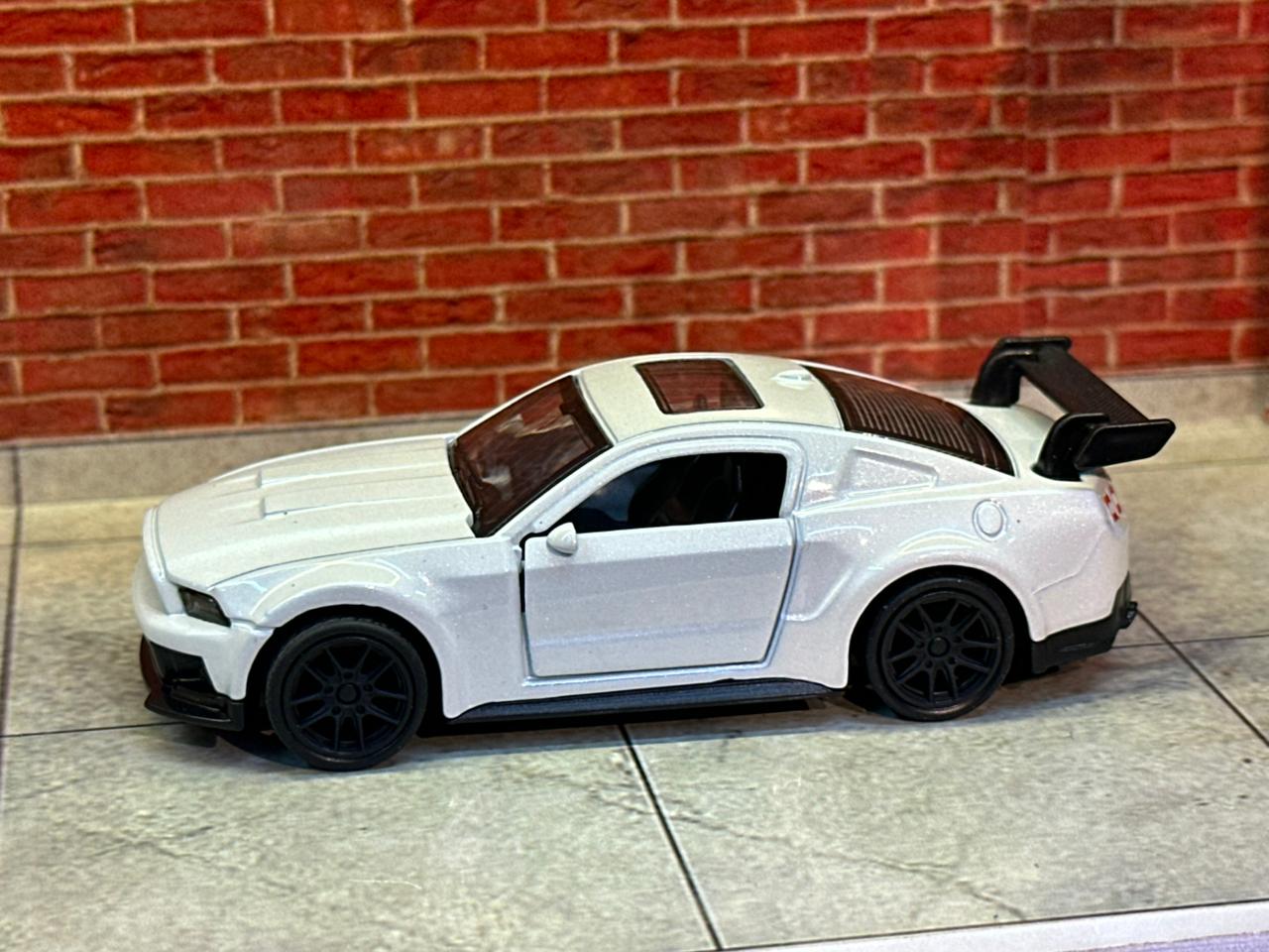 Ford Mustang 1:43 Scale