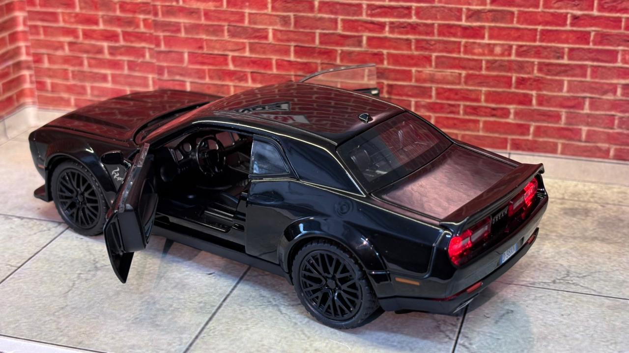 Dodge Challenger SRT Hellcat Redeye 1:32 Scale