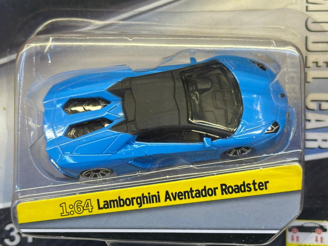CCA 1:64 Lamborghini Aventador Roadster Blue