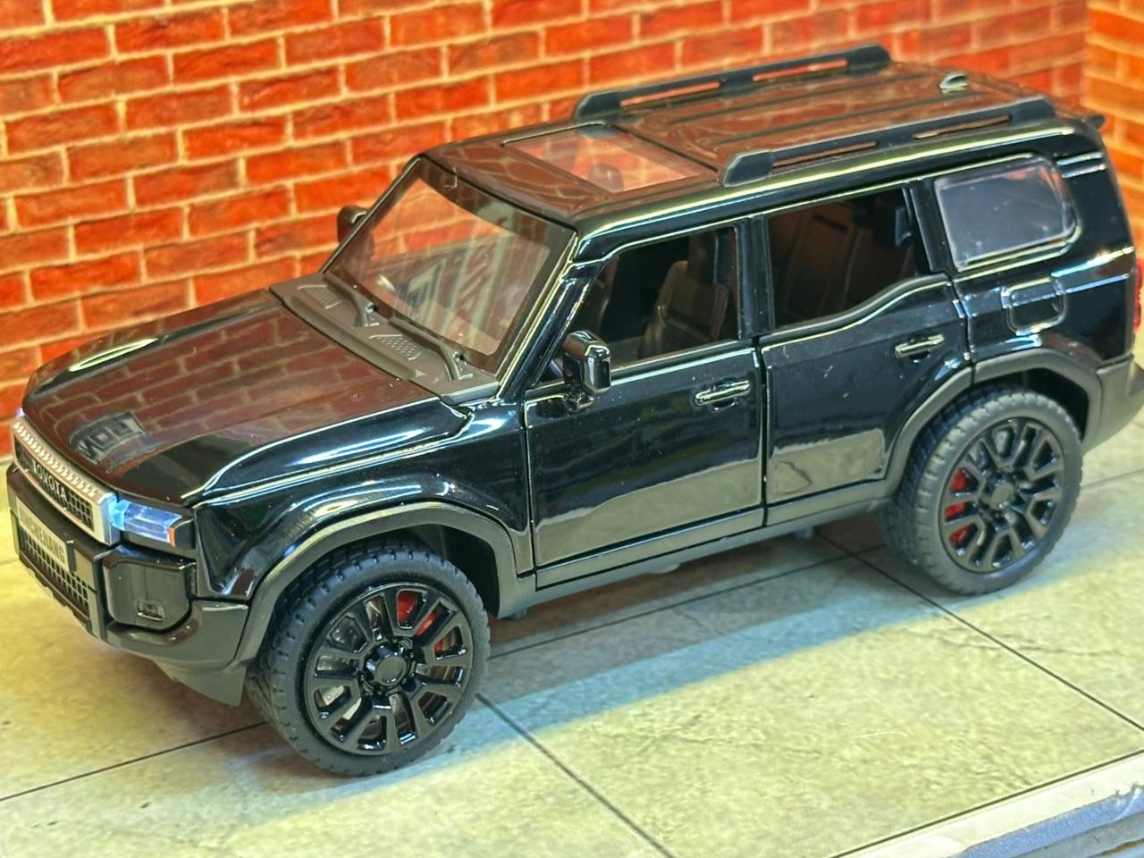 2024 Toyota Land Cruiser (J250 series) 1:32 Scale