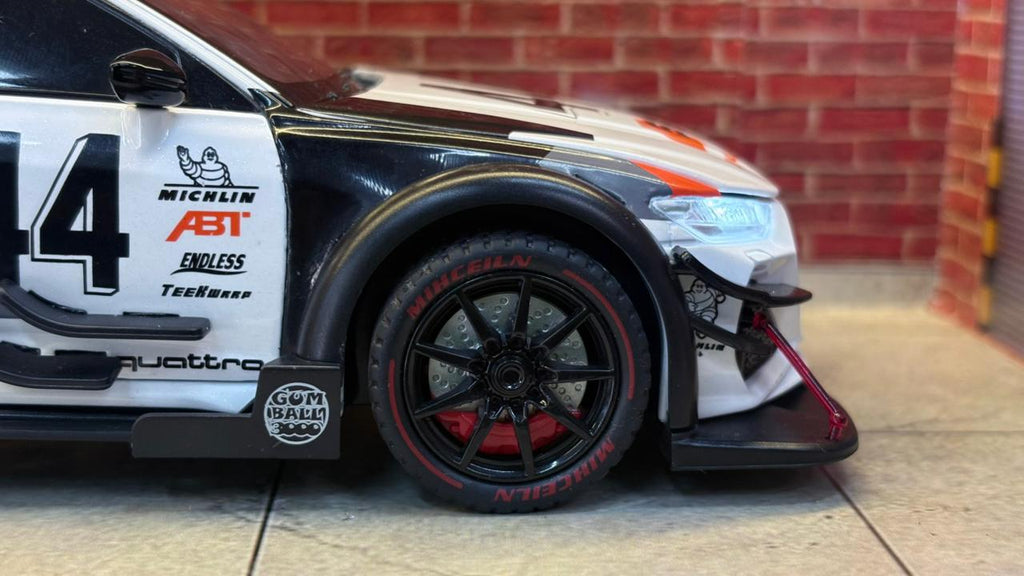 Audi RS6 Avant Modified with Roof Box & Racing Livery (Black & White)