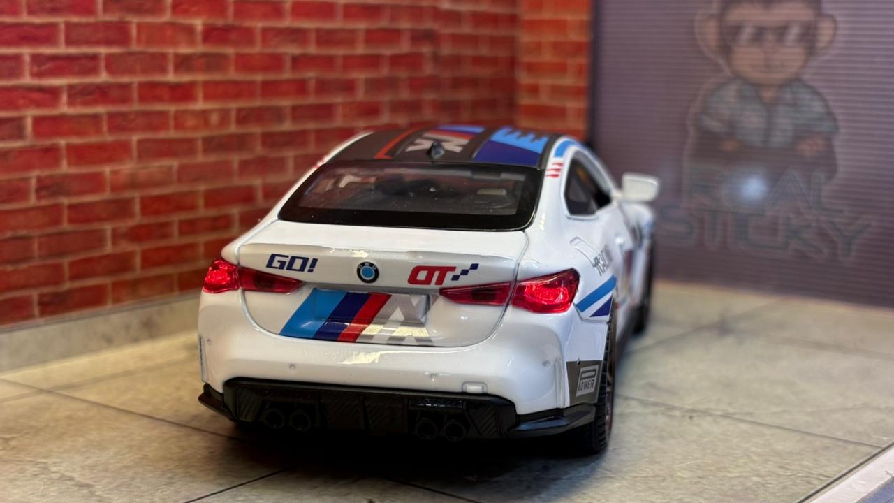 BMW M4 TRACK EDITION 1:32 SCALE