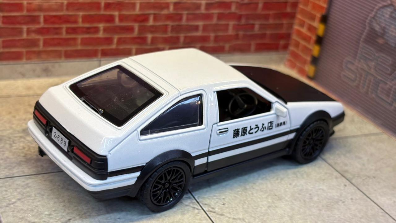 Toyota Sprinter Trueno AE86 1:36 Scale