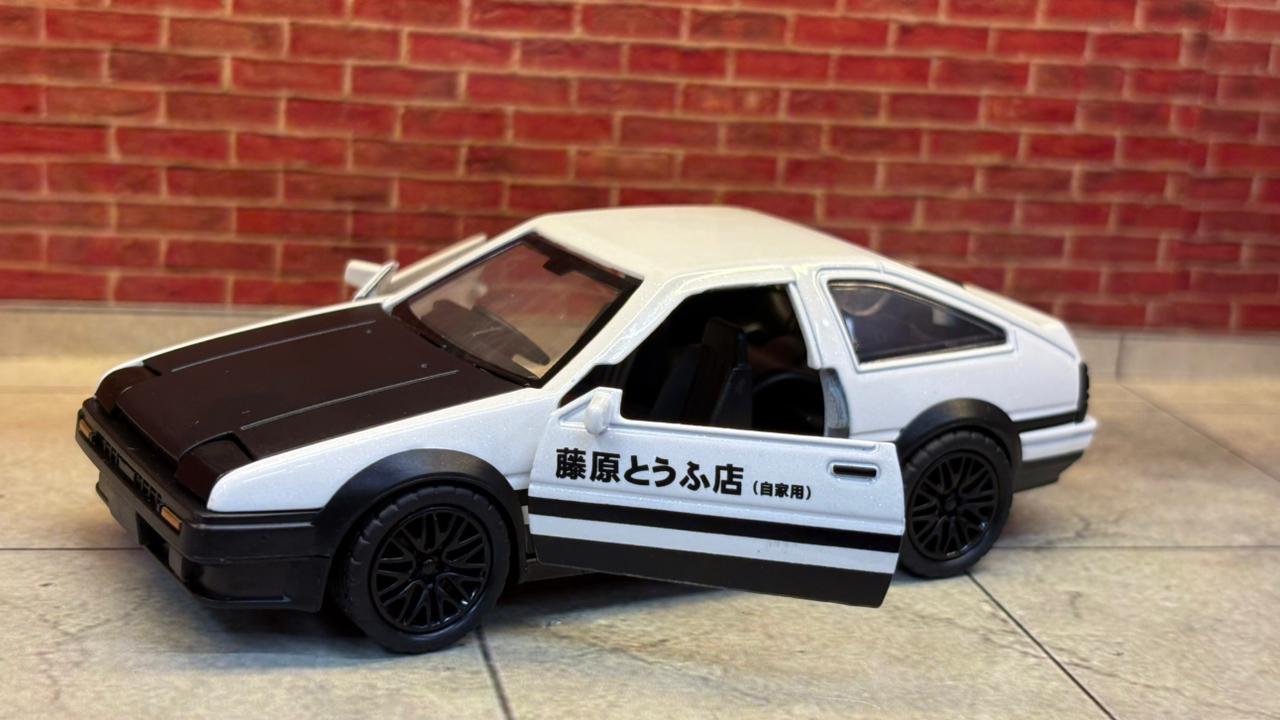 Toyota Sprinter Trueno AE86 1:36 Scale