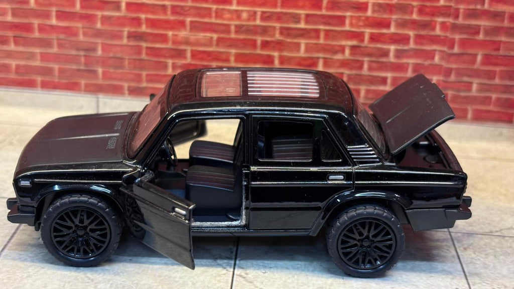 Lada VAZ-2107 1:36 Scale