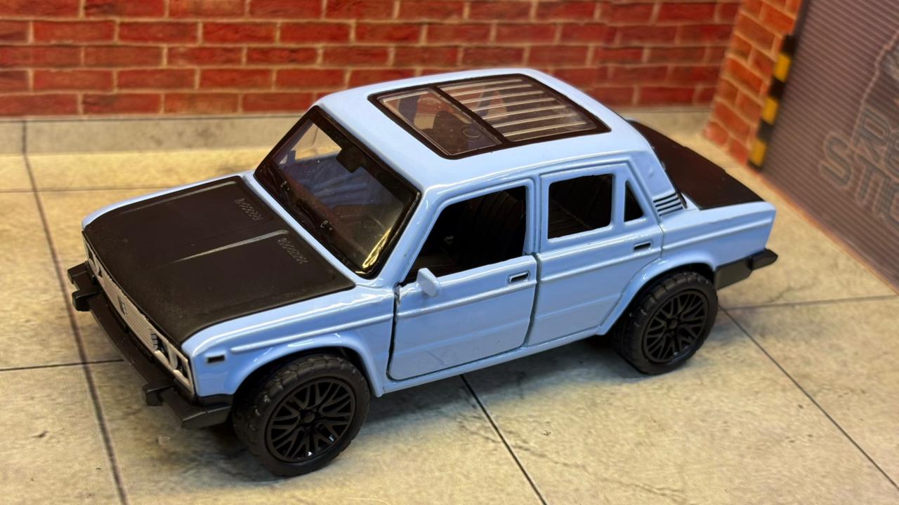 Lada VAZ-2107 1:36 Scale