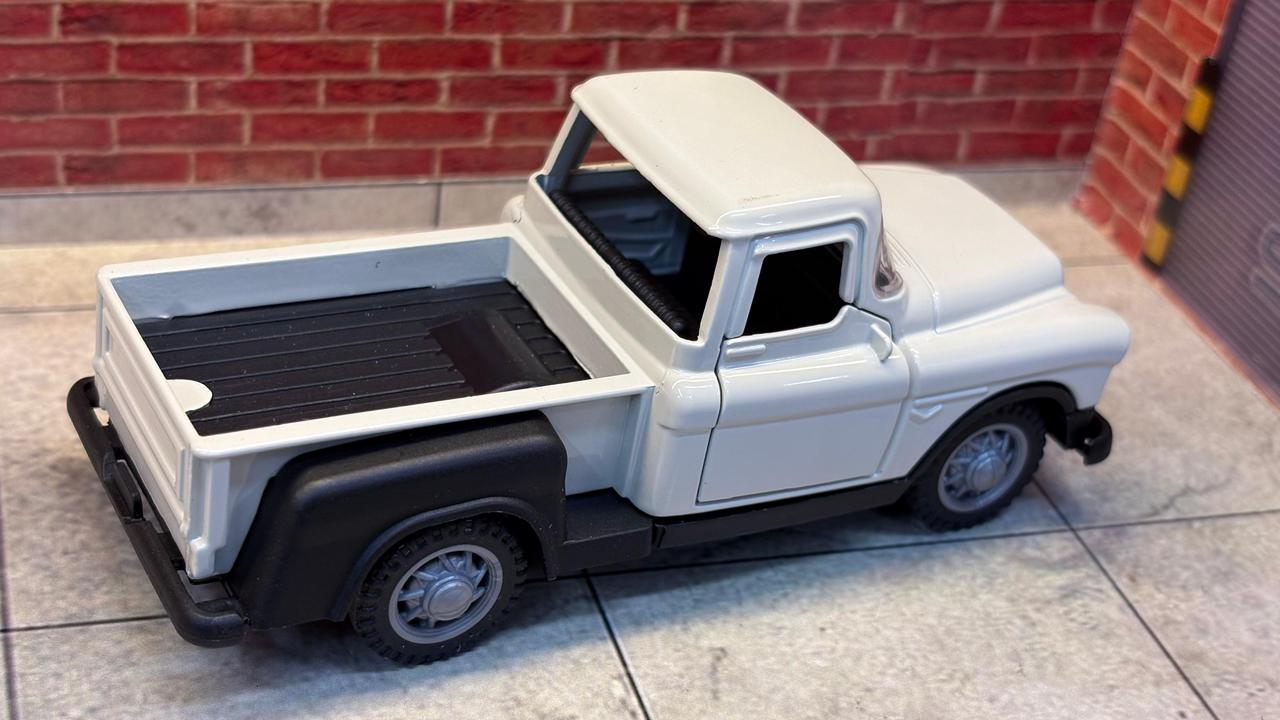 1955 CHEVROLET 3100 STEPSIDE VINTAGE PICKUP TRUCK 1:36 SCALE