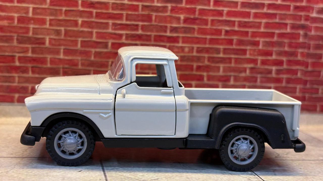 1955 CHEVROLET 3100 STEPSIDE VINTAGE PICKUP TRUCK 1:36 SCALE