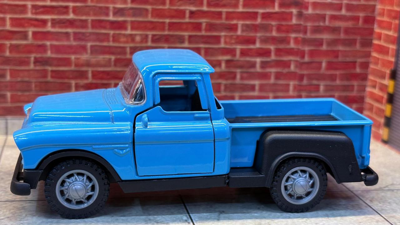 1955 CHEVROLET 3100 STEPSIDE VINTAGE PICKUP TRUCK 1:36 SCALE