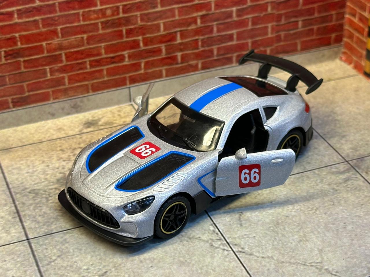 Mercedes-Benz AMG 1:43 SCALE Rally Edition.