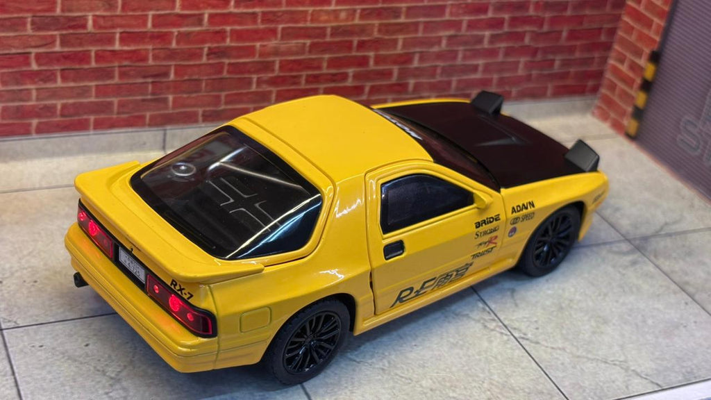 Mazda RX-7 (FC3S) 1:32 Scale
