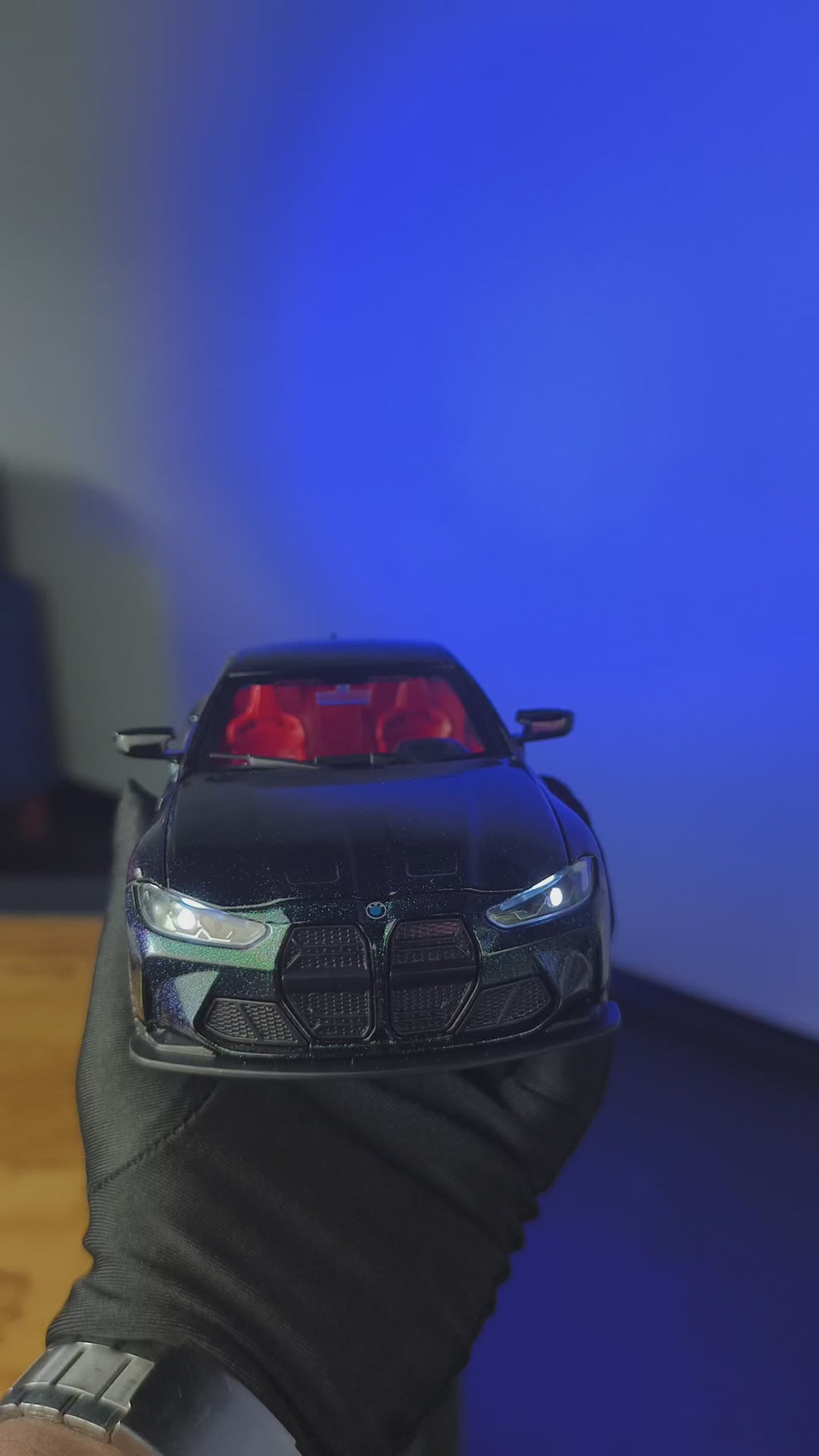 BMW M4 1:24 Scale Dual Tone Premium Detailing