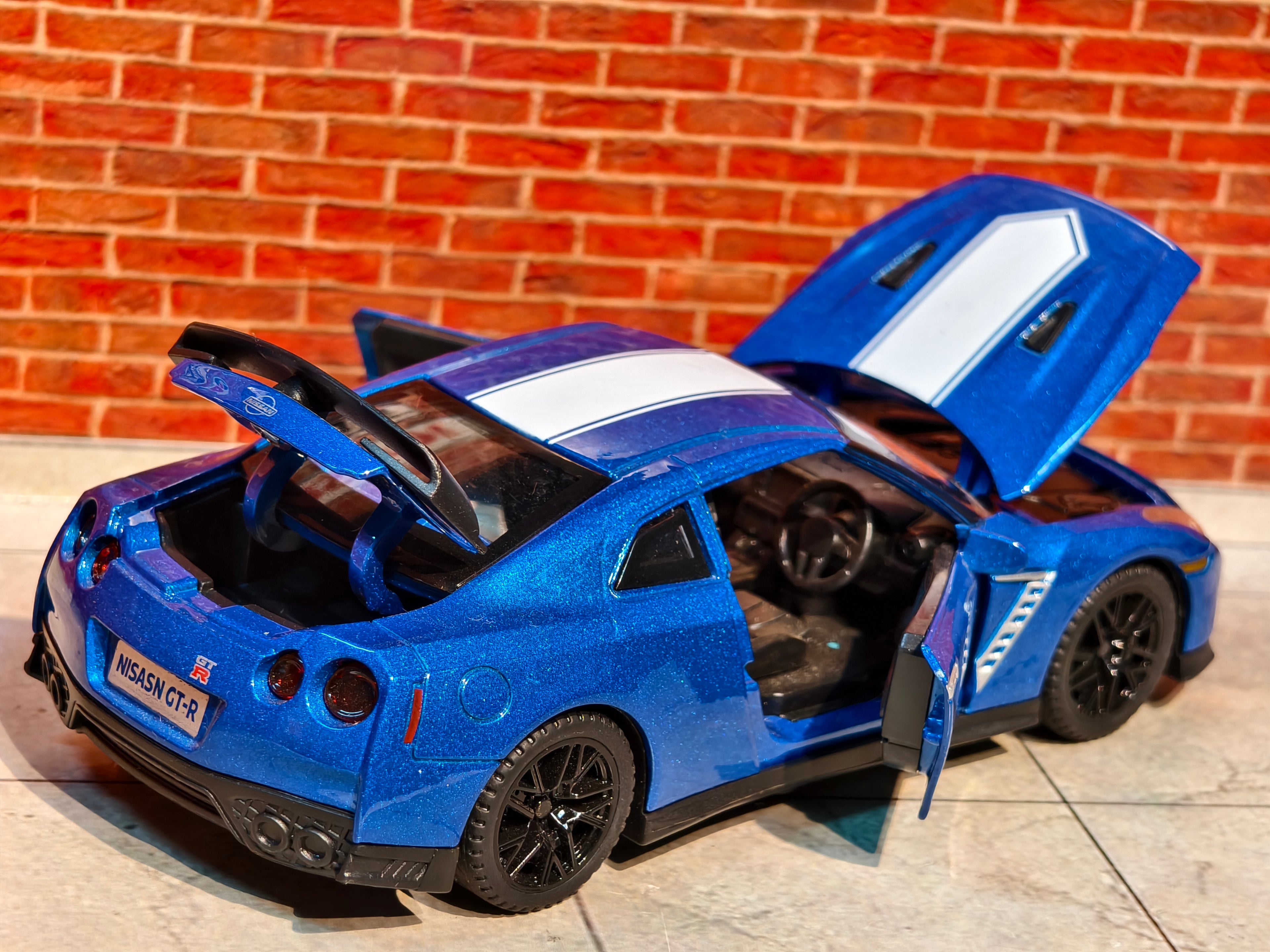Nissan GTR 1:32 Scale