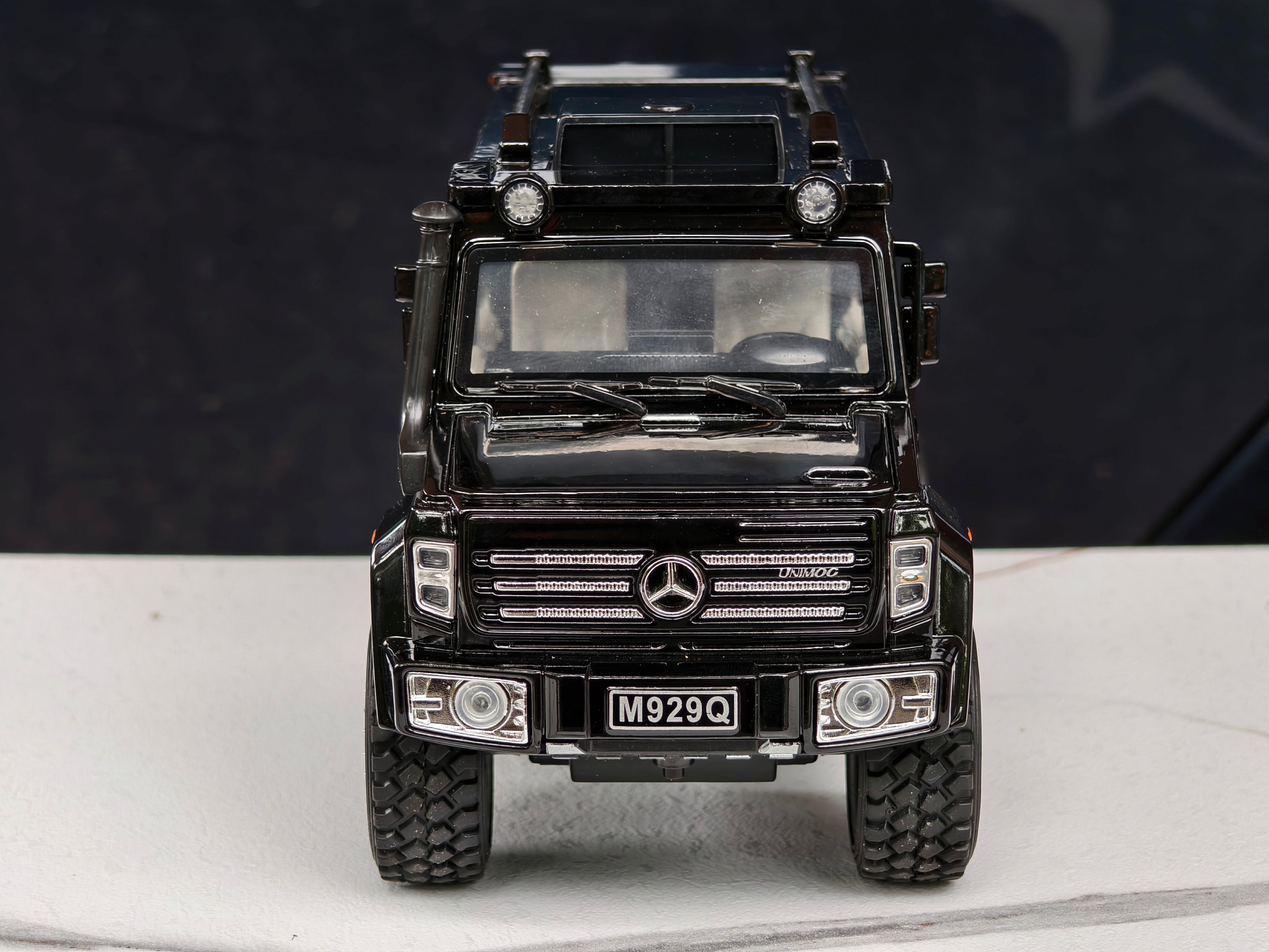 Mercedes Unimog 1:24 Scale Premium Detailing
